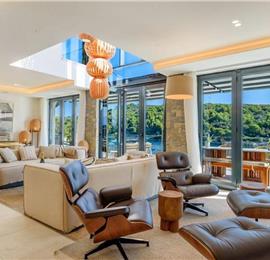 4 Bedroom Villa with Pool, Sumartin, sleeps 8